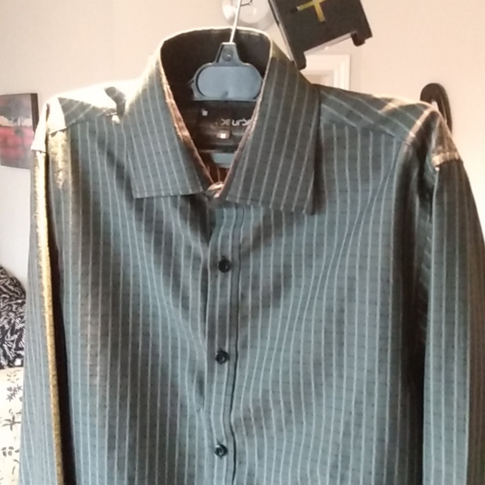 Shirt - Picture 2 of 5